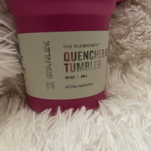 New in box Stanley quencher h2.0 fuchsia the flow state 30 oz - Picture 3 of 6